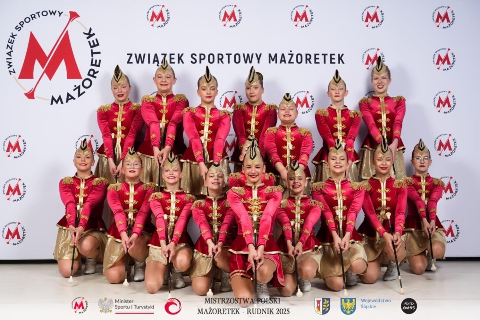 Zdjęcie w galerii na portalu naszraciborz.pl: Grad medali mażoretek ZARA na Mistrzostwach Polski wiadomości z regionu