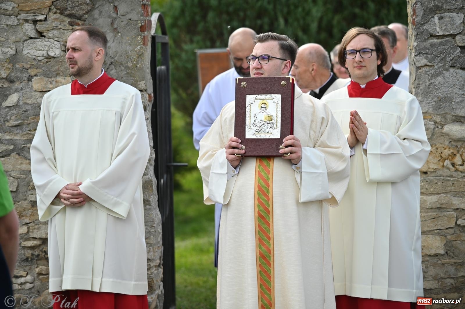 Zdjęcie w galerii na portalu naszraciborz.pl: Zadbać o innych – Diecezjalne Święto Rodziny w Jemielnicy pełne wiary, jedności i nadziei wiadomości z regionu