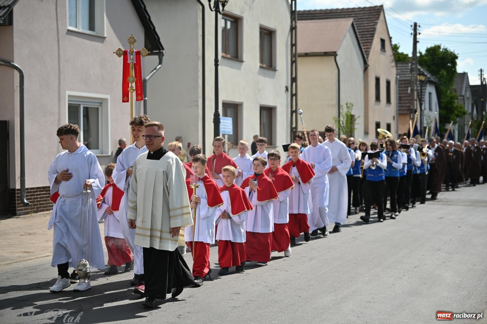 Zdjęcie w galerii na portalu naszraciborz.pl: Zadbać o innych – Diecezjalne Święto Rodziny w Jemielnicy pełne wiary, jedności i nadziei wiadomości z regionu