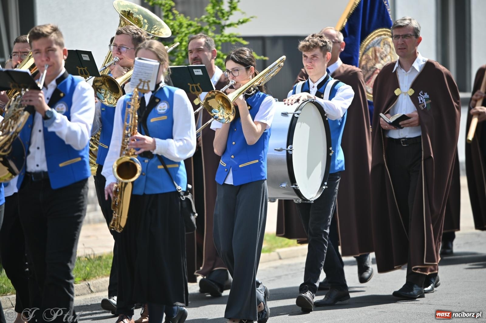 Zdjęcie w galerii na portalu naszraciborz.pl: Zadbać o innych – Diecezjalne Święto Rodziny w Jemielnicy pełne wiary, jedności i nadziei wiadomości z regionu