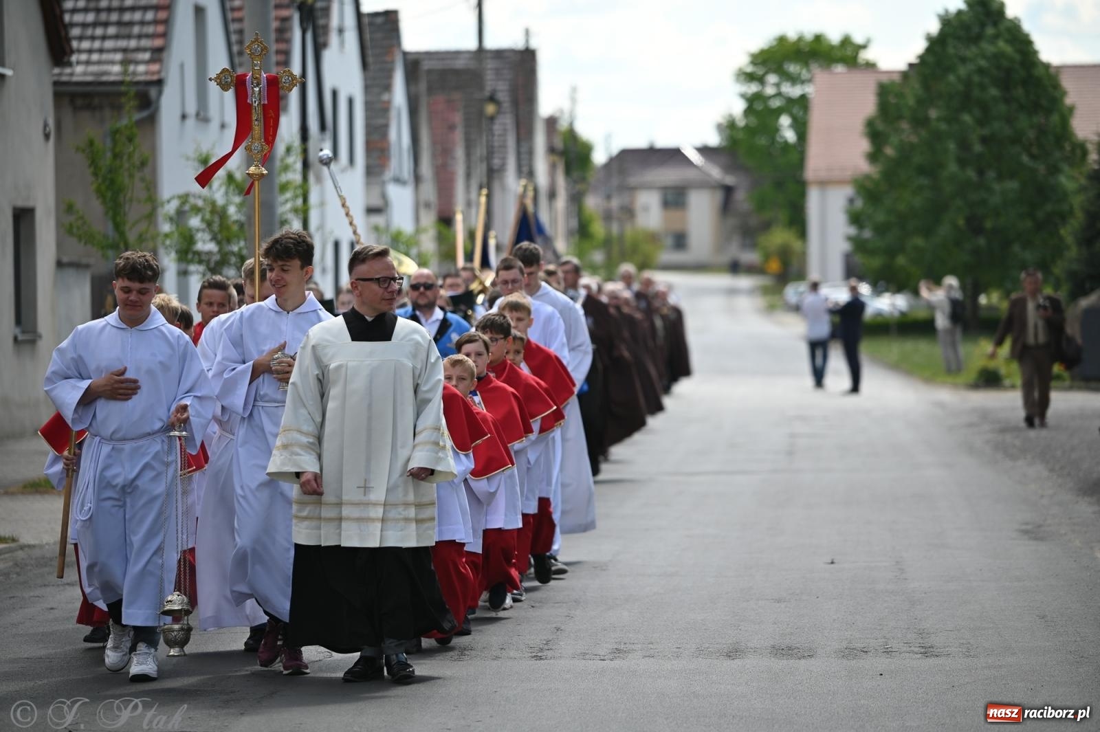 Zdjęcie w galerii na portalu naszraciborz.pl: Zadbać o innych – Diecezjalne Święto Rodziny w Jemielnicy pełne wiary, jedności i nadziei wiadomości z regionu