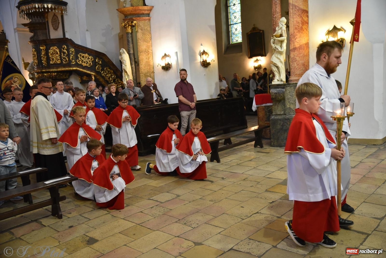 Zdjęcie w galerii na portalu naszraciborz.pl: Zadbać o innych – Diecezjalne Święto Rodziny w Jemielnicy pełne wiary, jedności i nadziei wiadomości z regionu