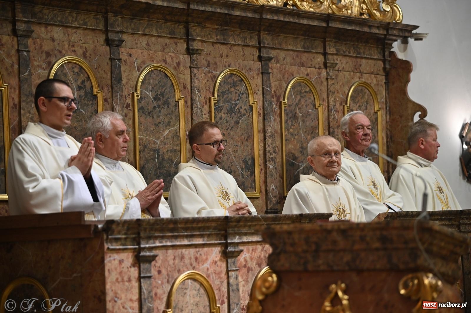Zdjęcie w galerii na portalu naszraciborz.pl: Zadbać o innych – Diecezjalne Święto Rodziny w Jemielnicy pełne wiary, jedności i nadziei wiadomości z regionu