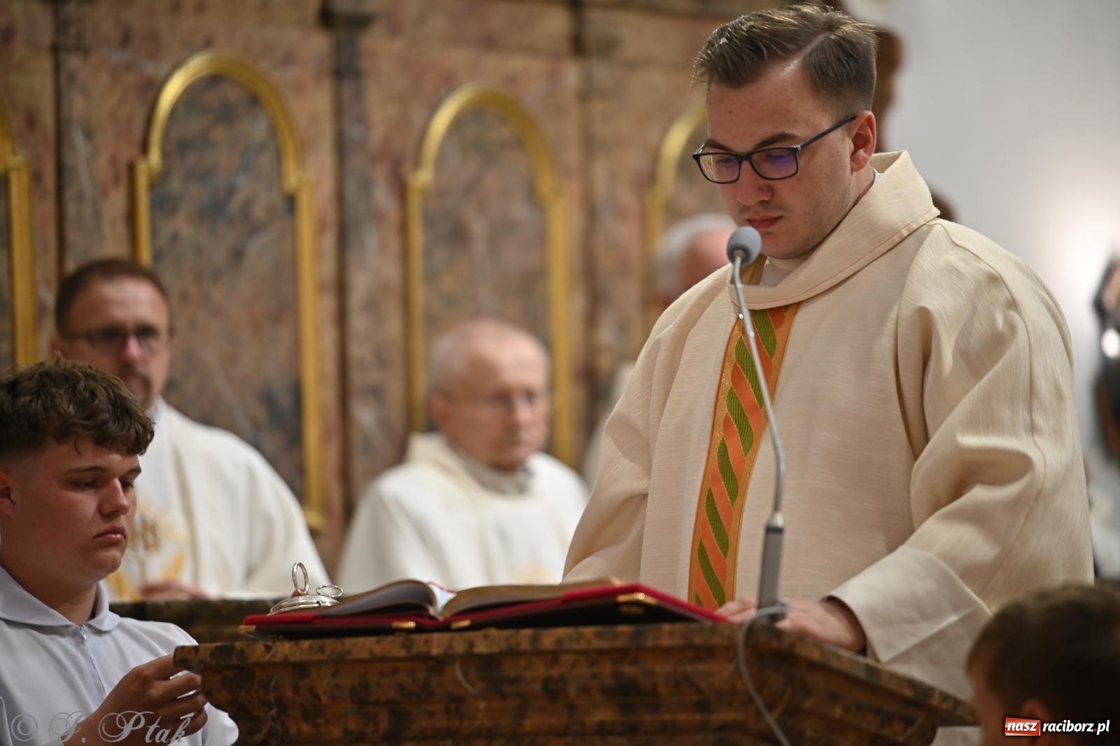 Zdjęcie w galerii na portalu naszraciborz.pl: Zadbać o innych – Diecezjalne Święto Rodziny w Jemielnicy pełne wiary, jedności i nadziei wiadomości z regionu