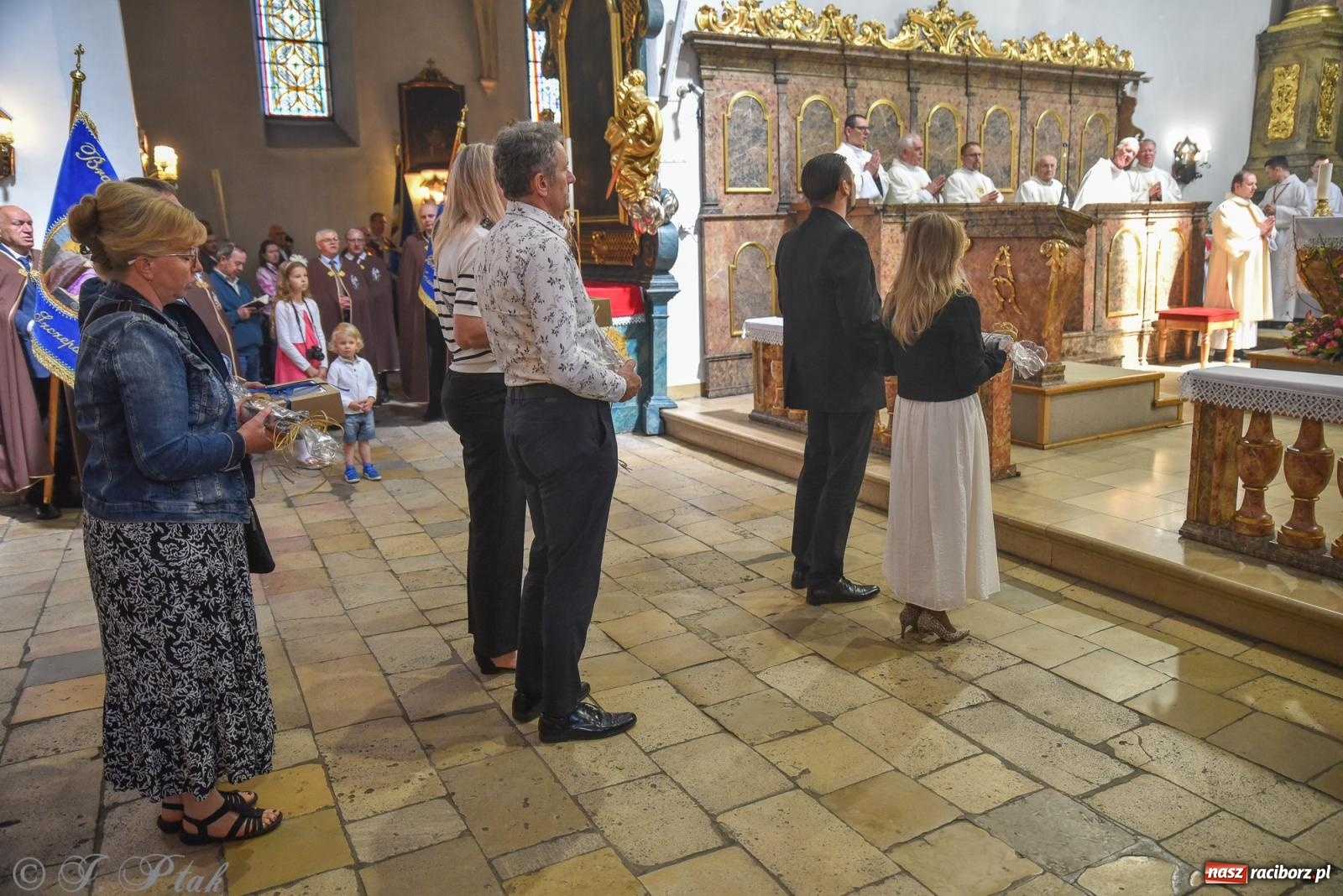 Zdjęcie w galerii na portalu naszraciborz.pl: Zadbać o innych – Diecezjalne Święto Rodziny w Jemielnicy pełne wiary, jedności i nadziei wiadomości z regionu