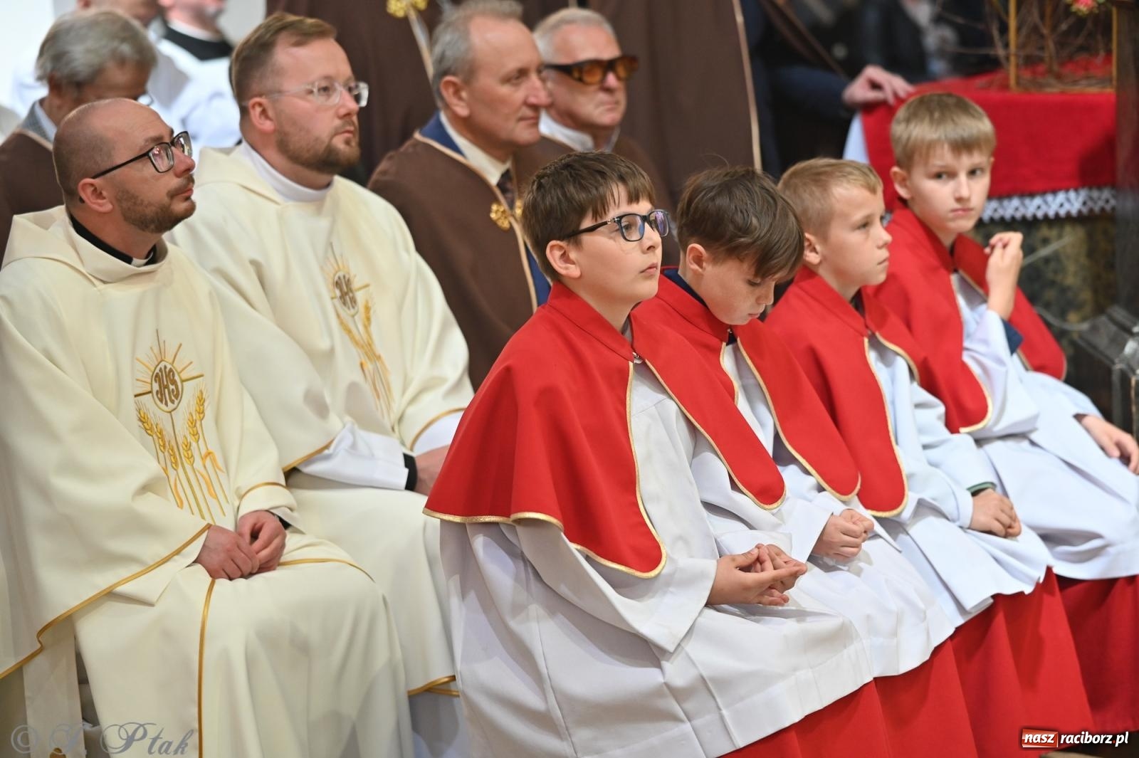 Zdjęcie w galerii na portalu naszraciborz.pl: Zadbać o innych – Diecezjalne Święto Rodziny w Jemielnicy pełne wiary, jedności i nadziei wiadomości z regionu