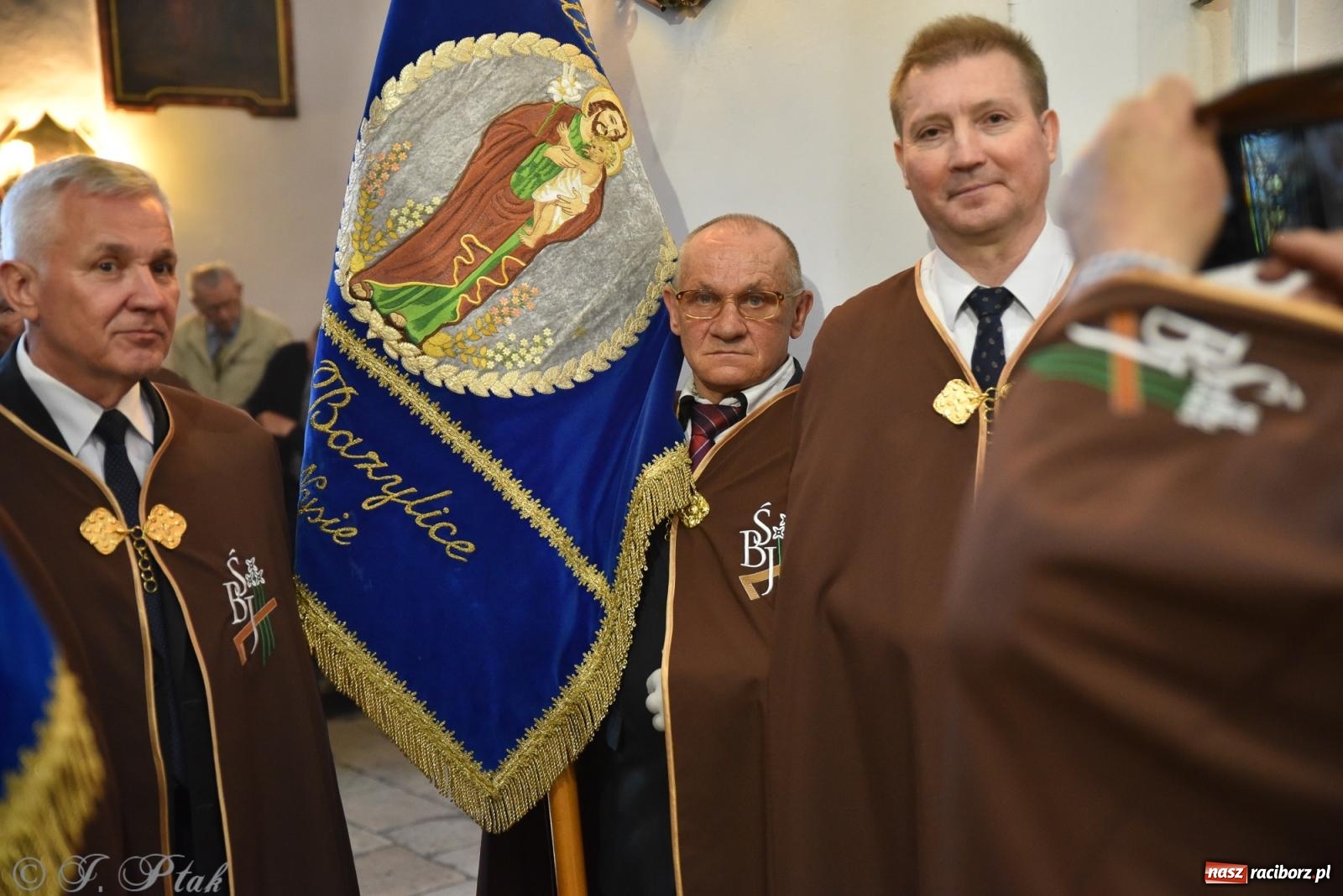 Zdjęcie w galerii na portalu naszraciborz.pl: Zadbać o innych – Diecezjalne Święto Rodziny w Jemielnicy pełne wiary, jedności i nadziei wiadomości z regionu