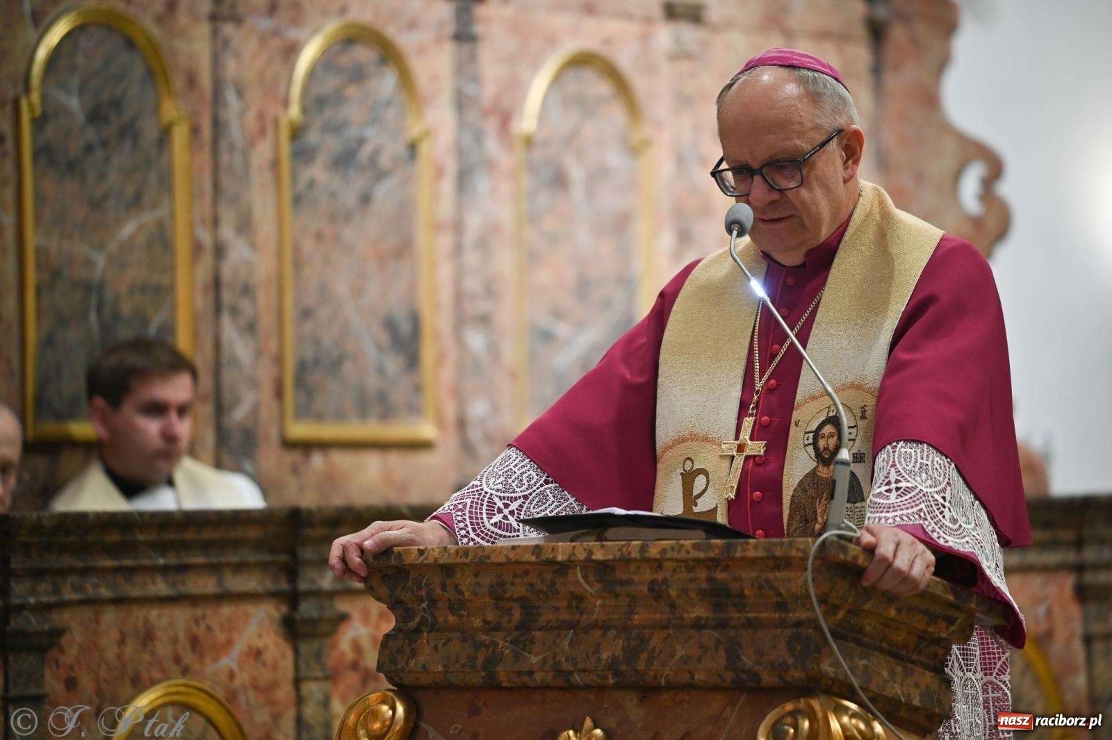 Zdjęcie w galerii na portalu naszraciborz.pl: Zadbać o innych – Diecezjalne Święto Rodziny w Jemielnicy pełne wiary, jedności i nadziei wiadomości z regionu