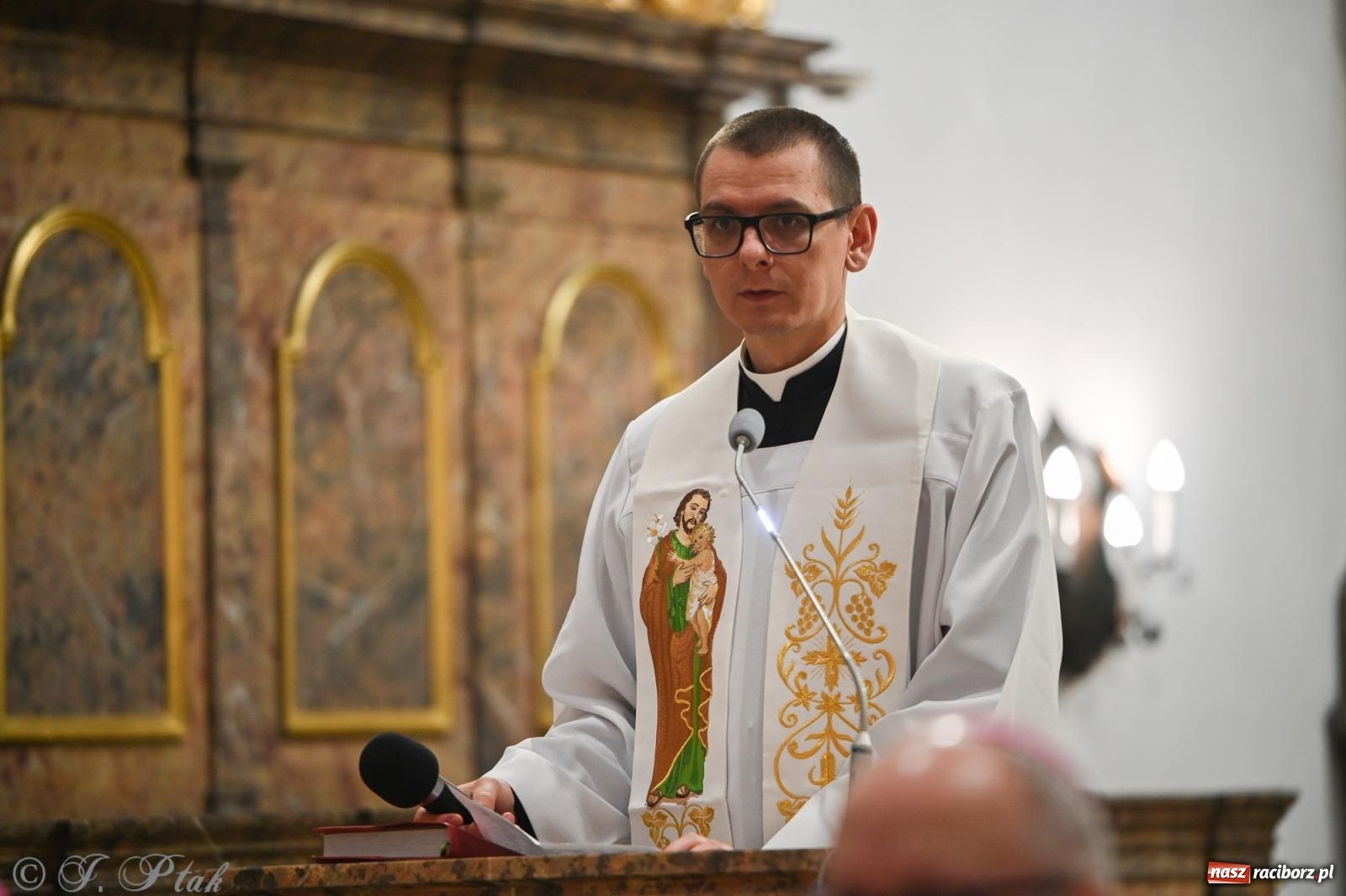 Zdjęcie w galerii na portalu naszraciborz.pl: Zadbać o innych – Diecezjalne Święto Rodziny w Jemielnicy pełne wiary, jedności i nadziei wiadomości z regionu