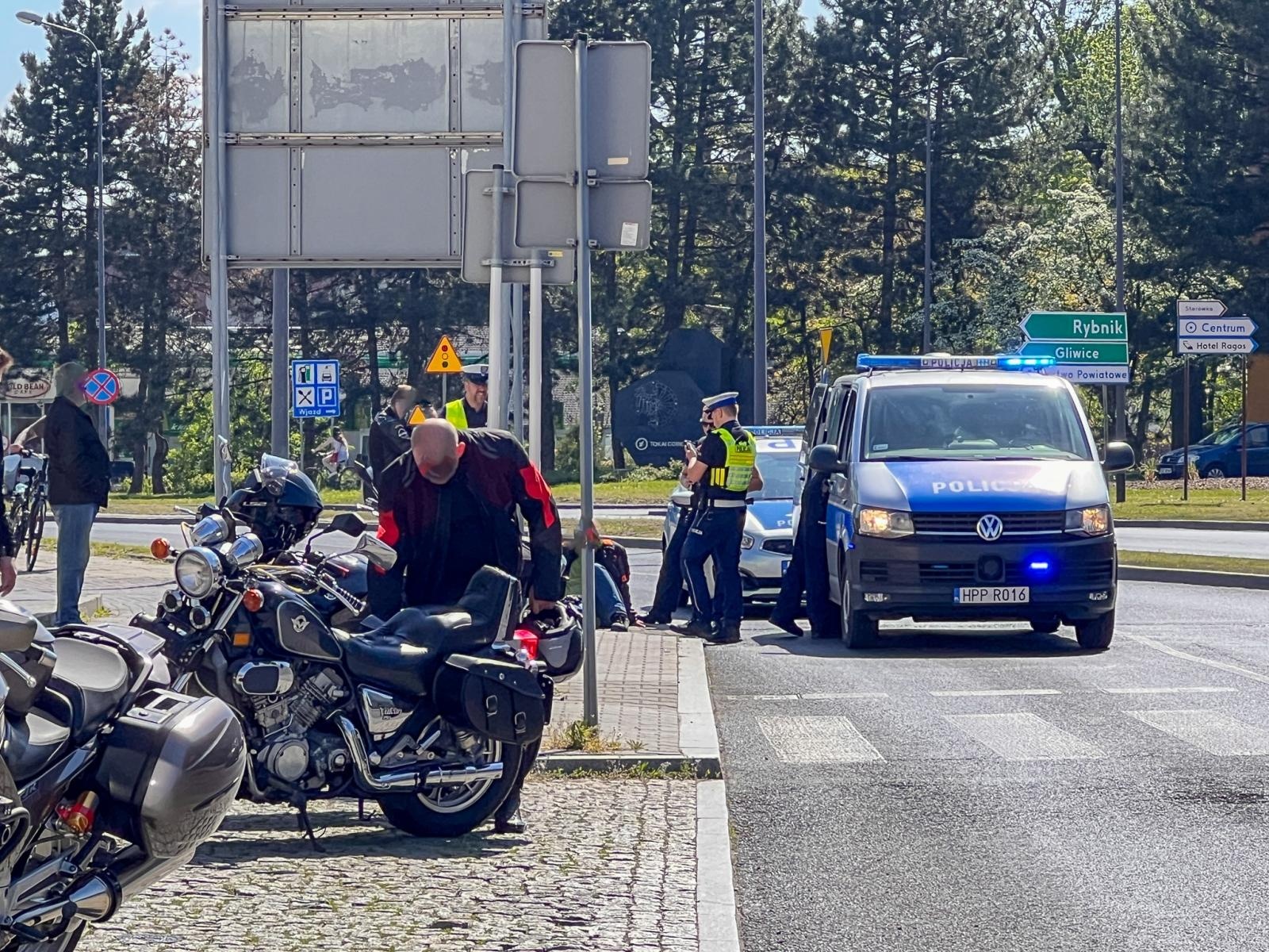 Zdjęcie w galerii na portalu naszraciborz.pl: Groźna sytuacja na Londzina. Potrzebna była pomoc medyków wiadomości z regionu