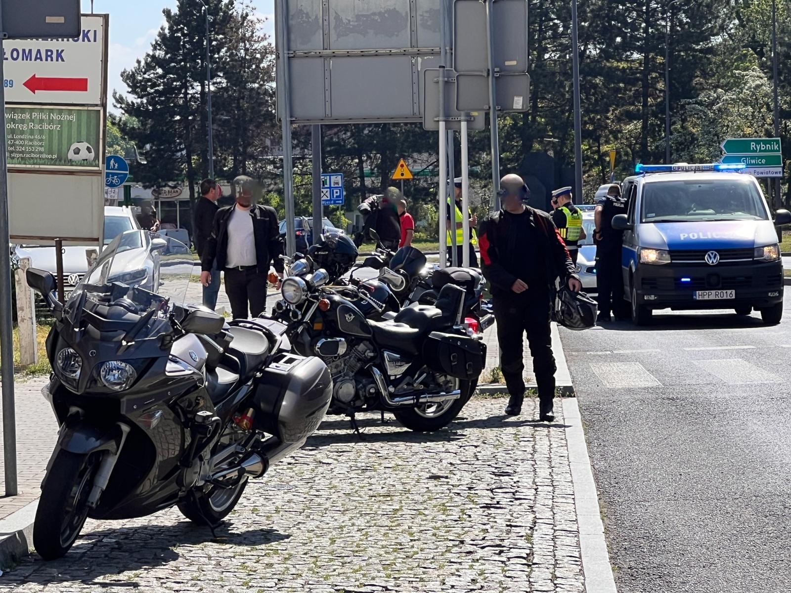 Zdjęcie w galerii na portalu naszraciborz.pl: Groźna sytuacja na Londzina. Potrzebna była pomoc medyków wiadomości z regionu