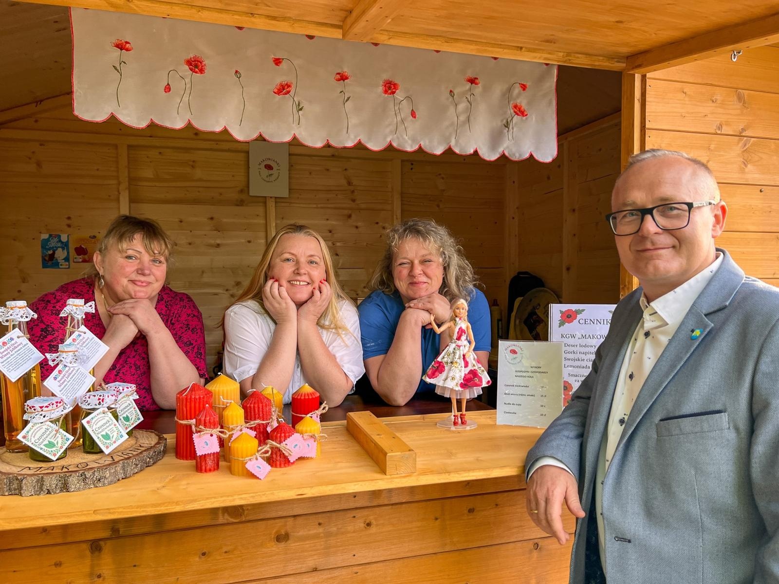 Zdjęcie w galerii na portalu naszraciborz.pl: Tężnia, wieża i makowskie specjały. Weekendowa nowość w Pietrowicach Wielkich wiadomości z regionu