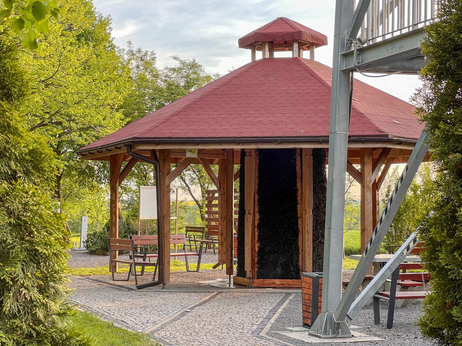 Zdjęcie w galerii na portalu naszraciborz.pl: Tężnia, wieża i makowskie specjały. Weekendowa nowość w Pietrowicach Wielkich wiadomości z regionu