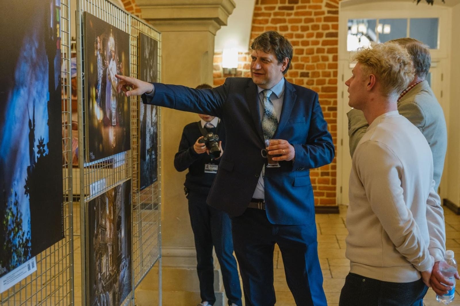 Zdjęcie w galerii na portalu naszraciborz.pl: Wystawa fotografii wielkoformatowych w Rudach wiadomości z regionu