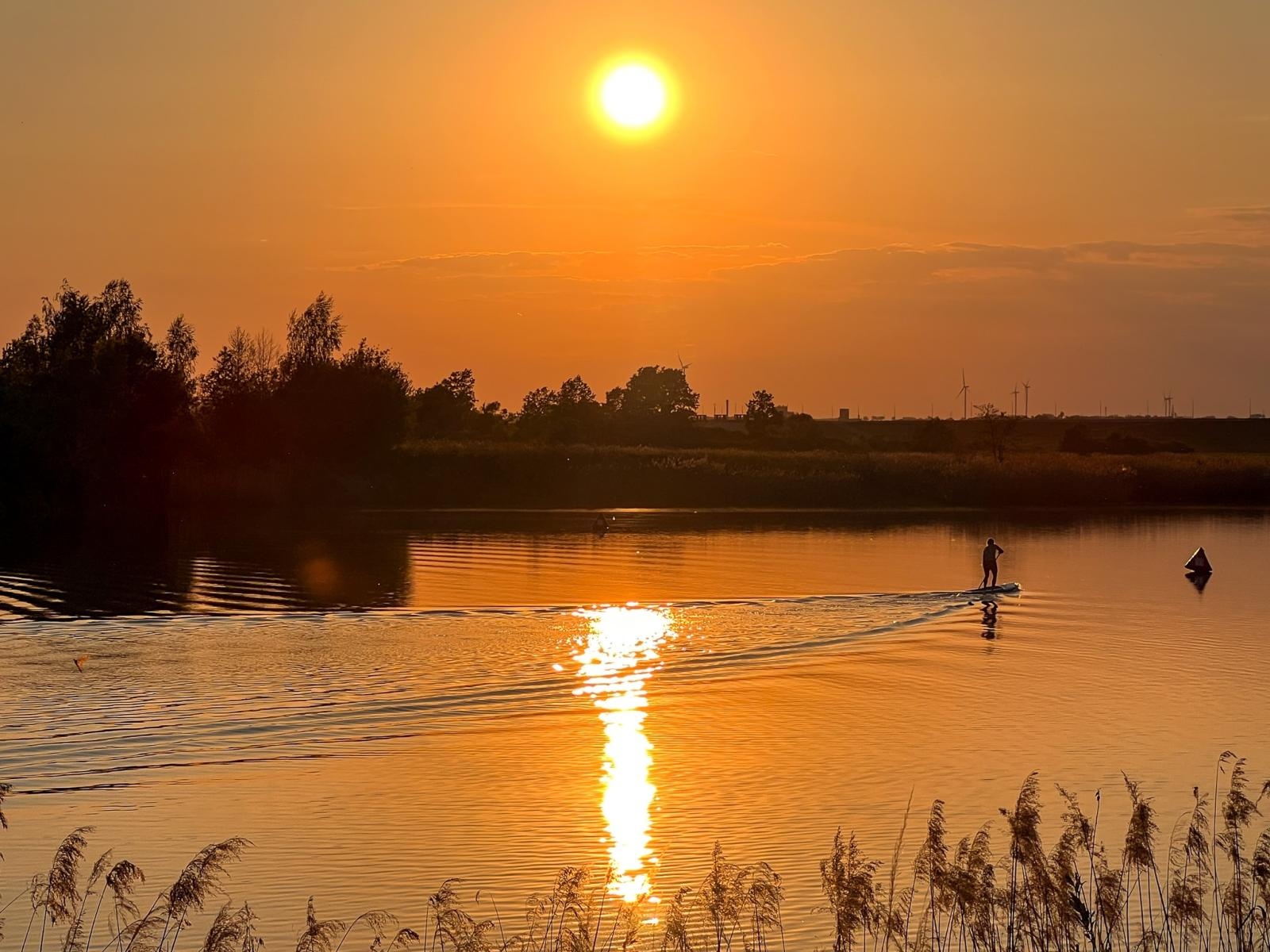 Zdjęcie w galerii na portalu naszraciborz.pl: Kajaki i SUPy na zbiorniku Racibórz – nowe miejsce wypożyczeń RTW wiadomości z regionu