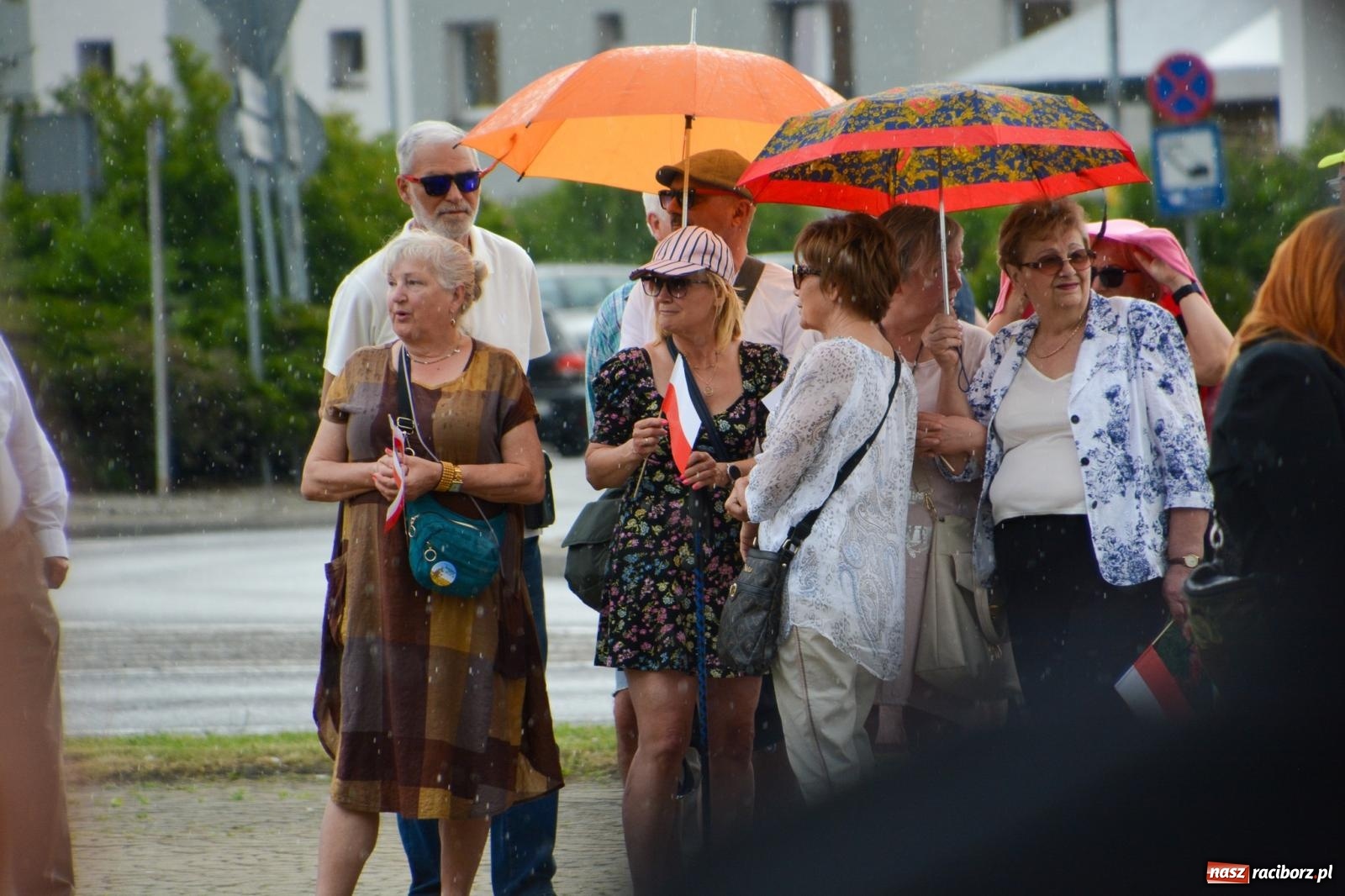 Zdjęcie w galerii na portalu naszraciborz.pl: Obchody Trzeciego Maja w Raciborzu w strugach deszczu [FOTO i WIDEO] wiadomości z regionu