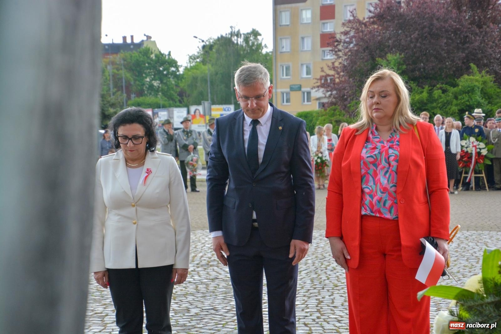 Zdjęcie w galerii na portalu naszraciborz.pl: Obchody Trzeciego Maja w Raciborzu w strugach deszczu [FOTO i WIDEO] wiadomości z regionu
