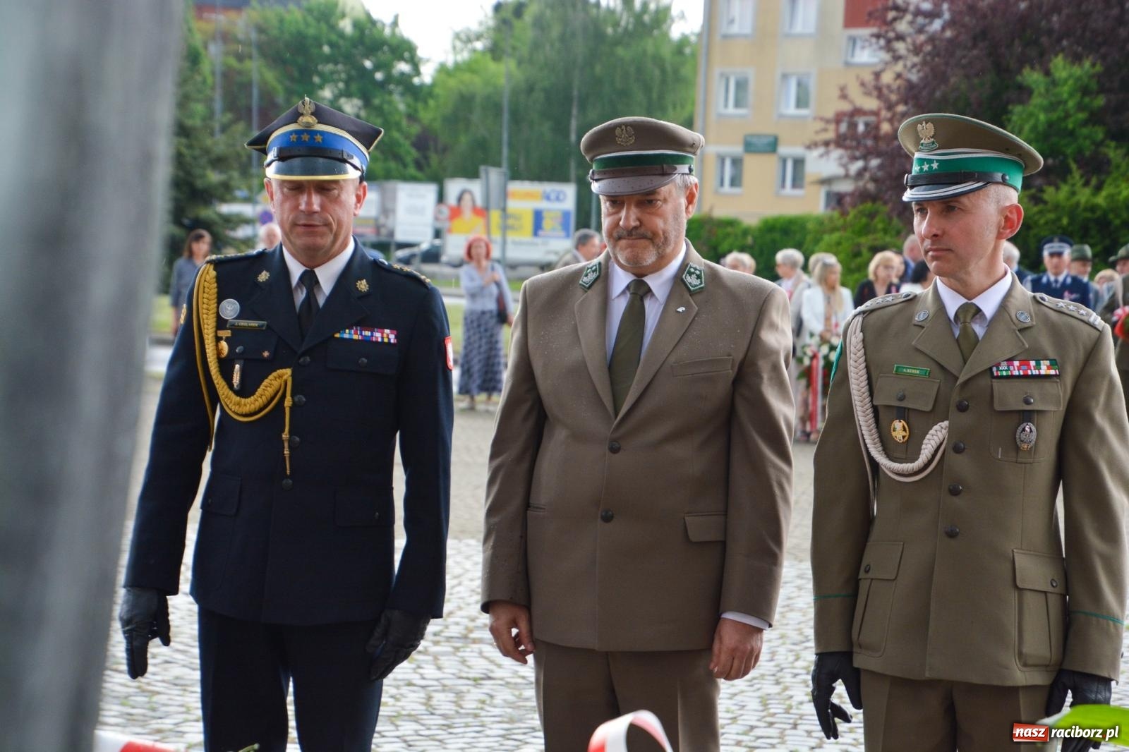 Zdjęcie w galerii na portalu naszraciborz.pl: Obchody Trzeciego Maja w Raciborzu w strugach deszczu [FOTO i WIDEO] wiadomości z regionu