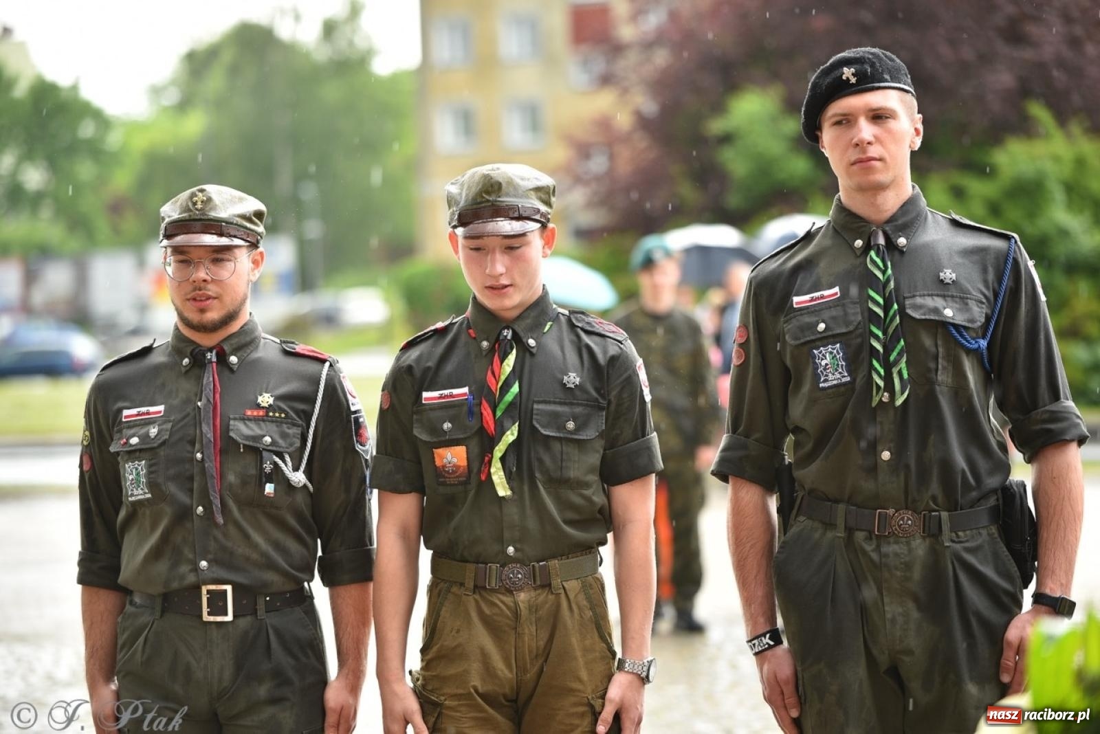 Zdjęcie w galerii na portalu naszraciborz.pl: Obchody Trzeciego Maja w Raciborzu w strugach deszczu [FOTO i WIDEO] wiadomości z regionu