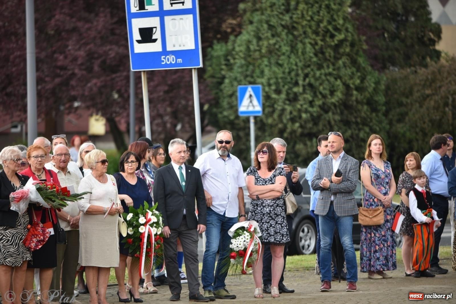 Zdjęcie w galerii na portalu naszraciborz.pl: Obchody Trzeciego Maja w Raciborzu w strugach deszczu [FOTO i WIDEO] wiadomości z regionu