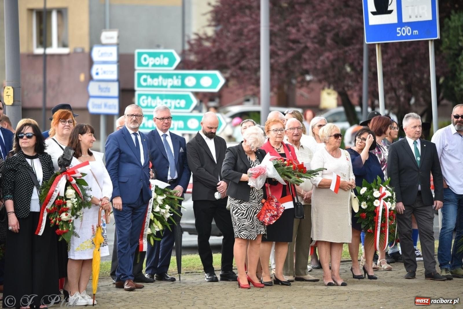 Zdjęcie w galerii na portalu naszraciborz.pl: Obchody Trzeciego Maja w Raciborzu w strugach deszczu [FOTO i WIDEO] wiadomości z regionu