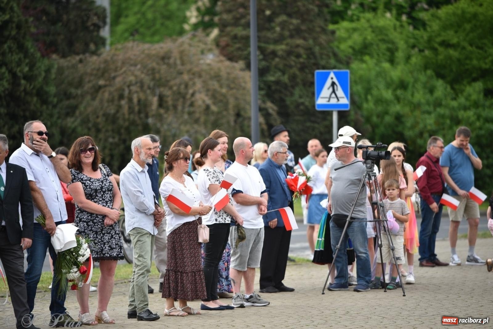 Zdjęcie w galerii na portalu naszraciborz.pl: Obchody Trzeciego Maja w Raciborzu w strugach deszczu [FOTO i WIDEO] wiadomości z regionu