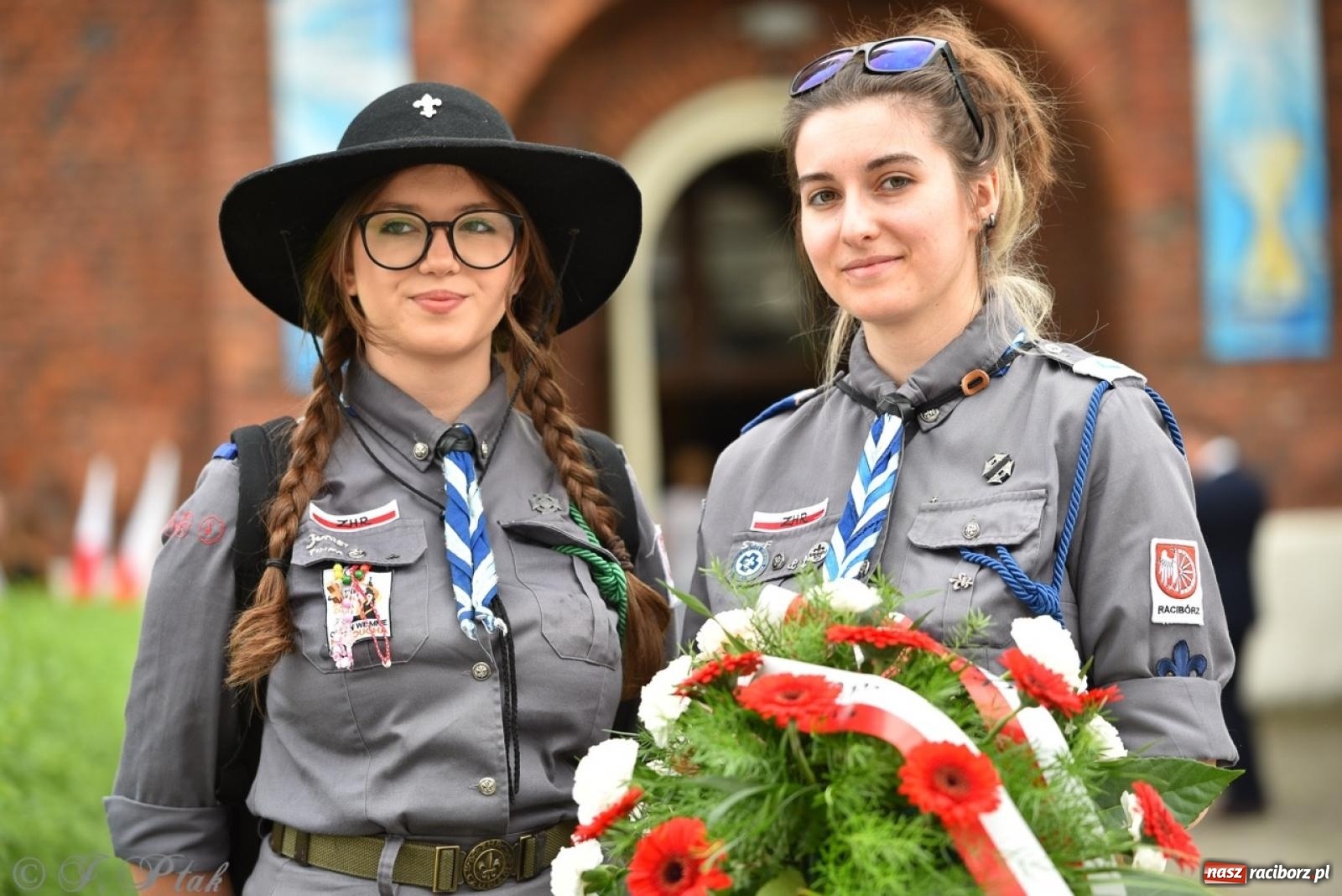 Zdjęcie w galerii na portalu naszraciborz.pl: Obchody Trzeciego Maja w Raciborzu w strugach deszczu [FOTO i WIDEO] wiadomości z regionu