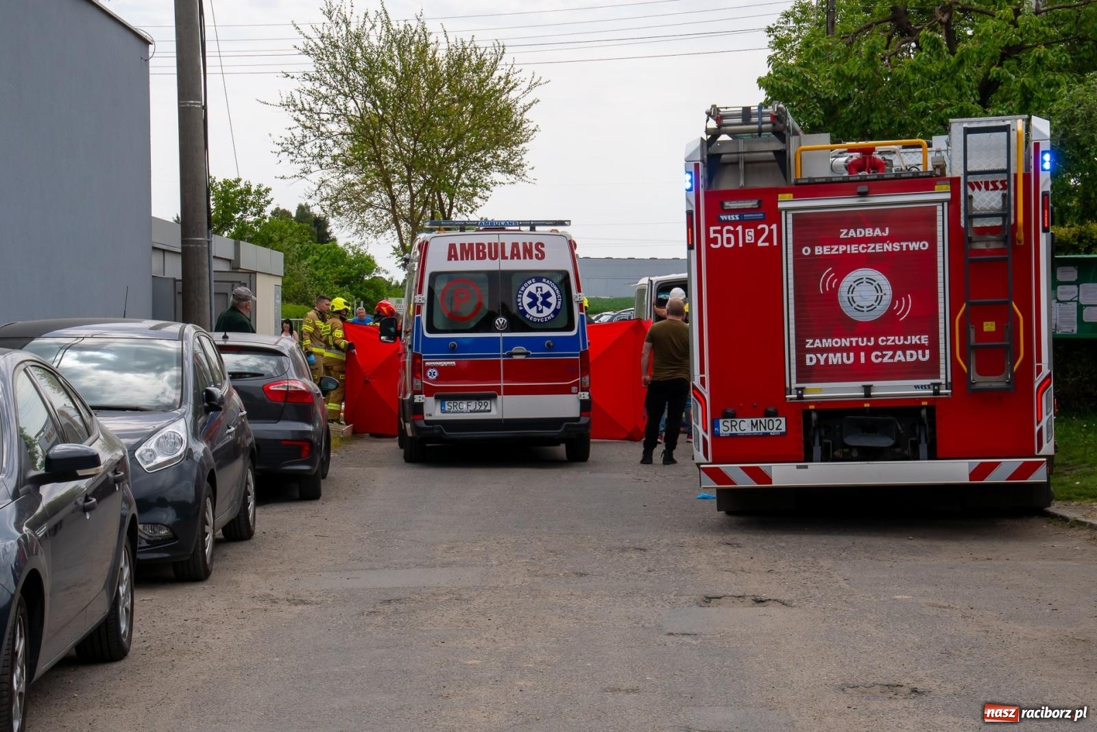Zdjęcie w galerii na portalu naszraciborz.pl: Groźny wypadek przy ulicy Opawskiej w Raciborzu. Mężczyzna porażony prądem – interweniował śmigłowiec LPR wiadomości z regionu
