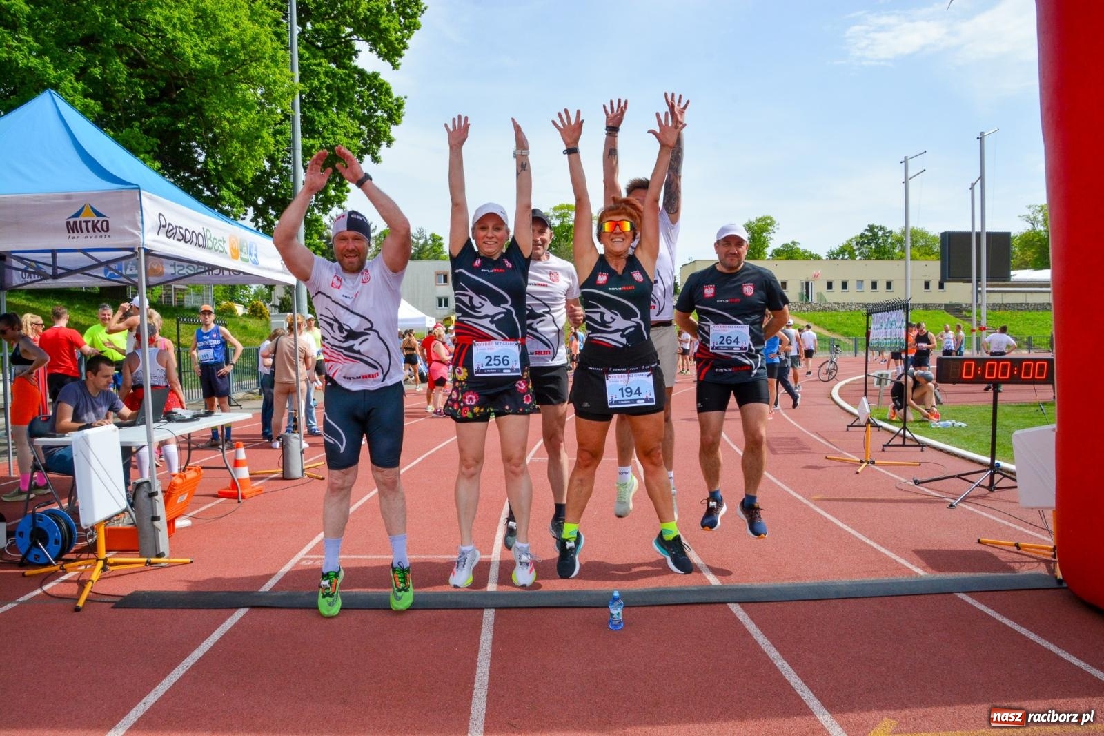 Zdjęcie w galerii na portalu naszraciborz.pl: Mateusz Mrówka najszybszy w XVII Biegu bez Granic wiadomości z regionu