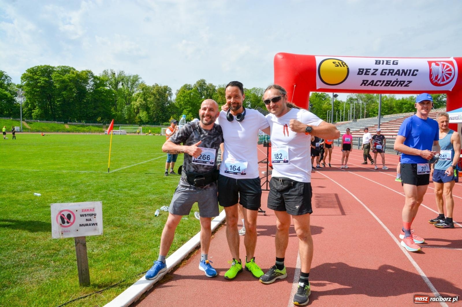Zdjęcie w galerii na portalu naszraciborz.pl: Mateusz Mrówka najszybszy w XVII Biegu bez Granic wiadomości z regionu