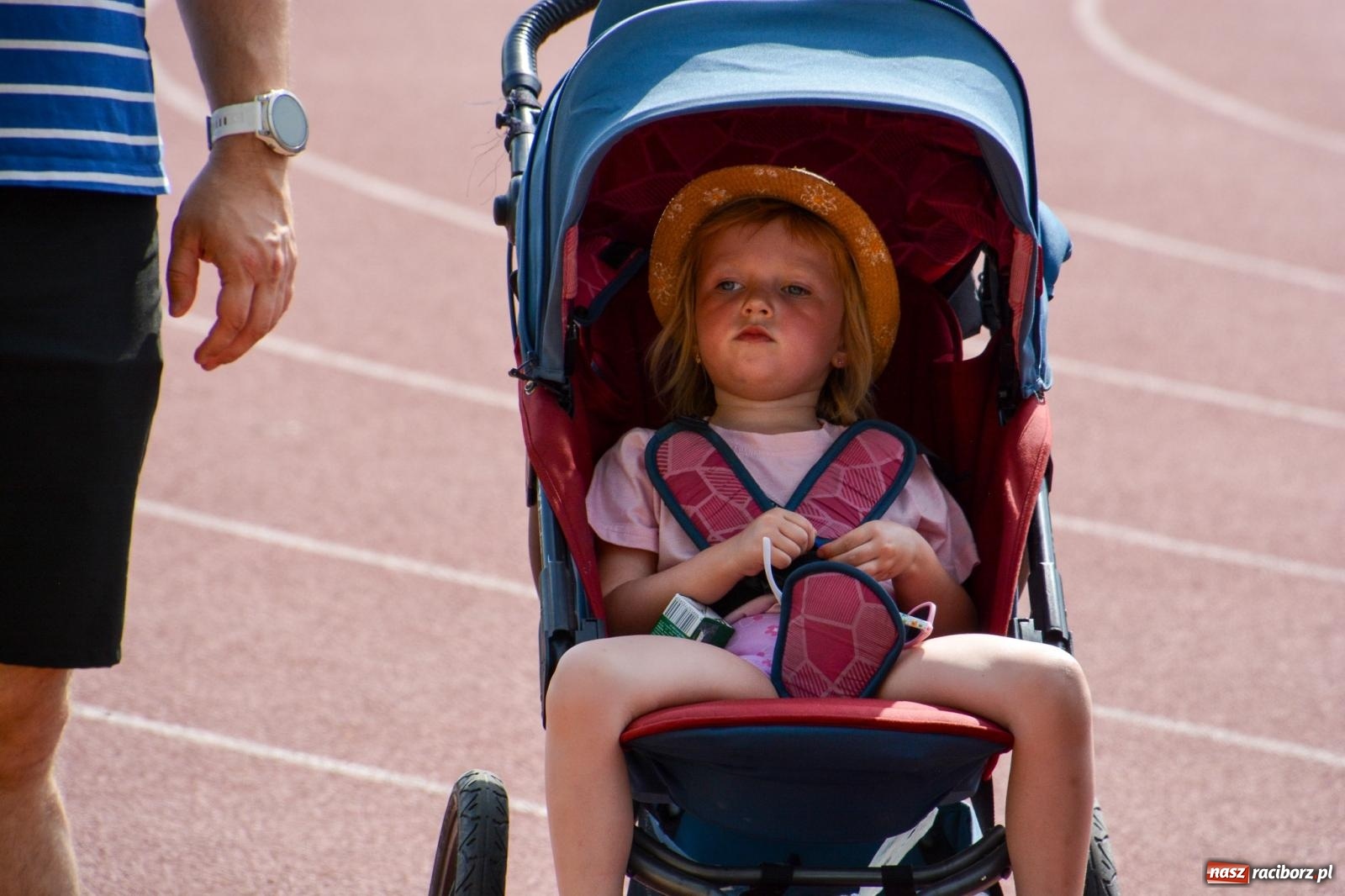 Zdjęcie w galerii na portalu naszraciborz.pl: Mateusz Mrówka najszybszy w XVII Biegu bez Granic wiadomości z regionu