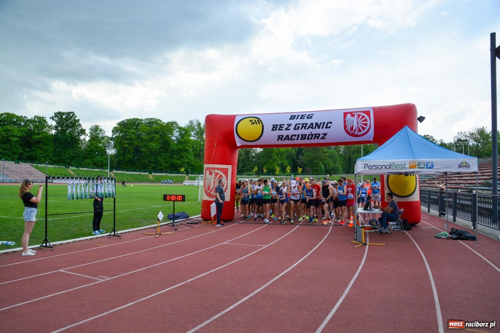 Zdjęcie w galerii na portalu naszraciborz.pl: Mateusz Mrówka najszybszy w XVII Biegu bez Granic wiadomości z regionu