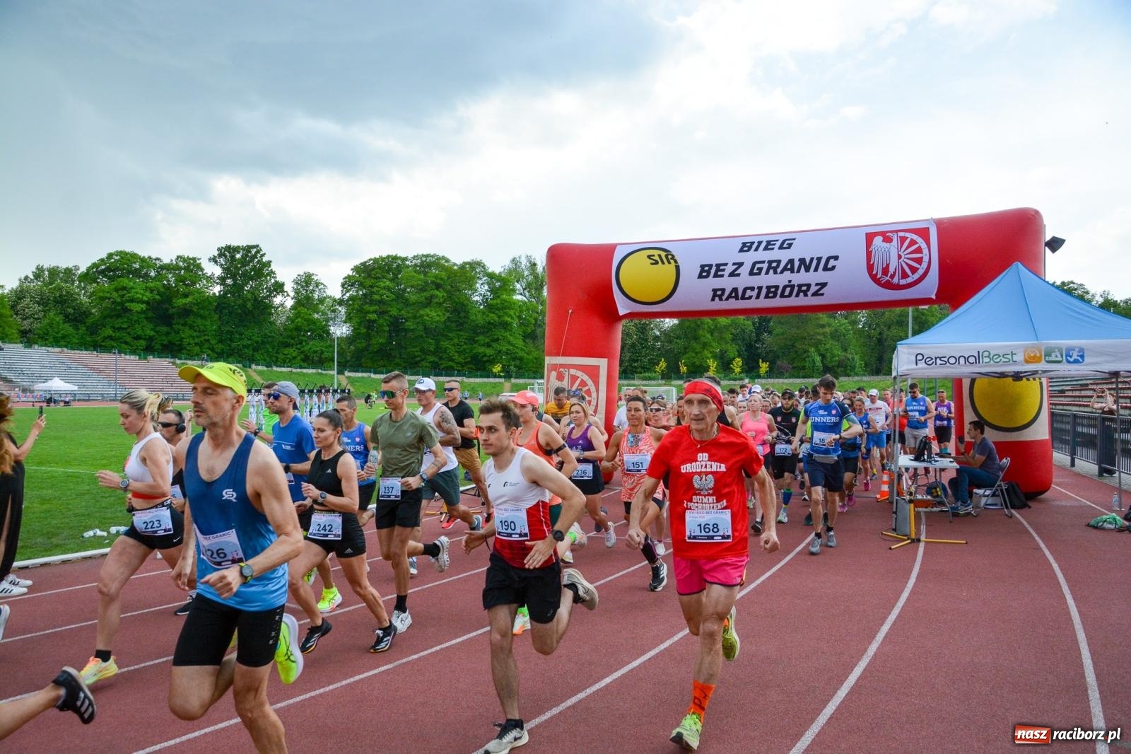 Zdjęcie w galerii na portalu naszraciborz.pl: Mateusz Mrówka najszybszy w XVII Biegu bez Granic wiadomości z regionu