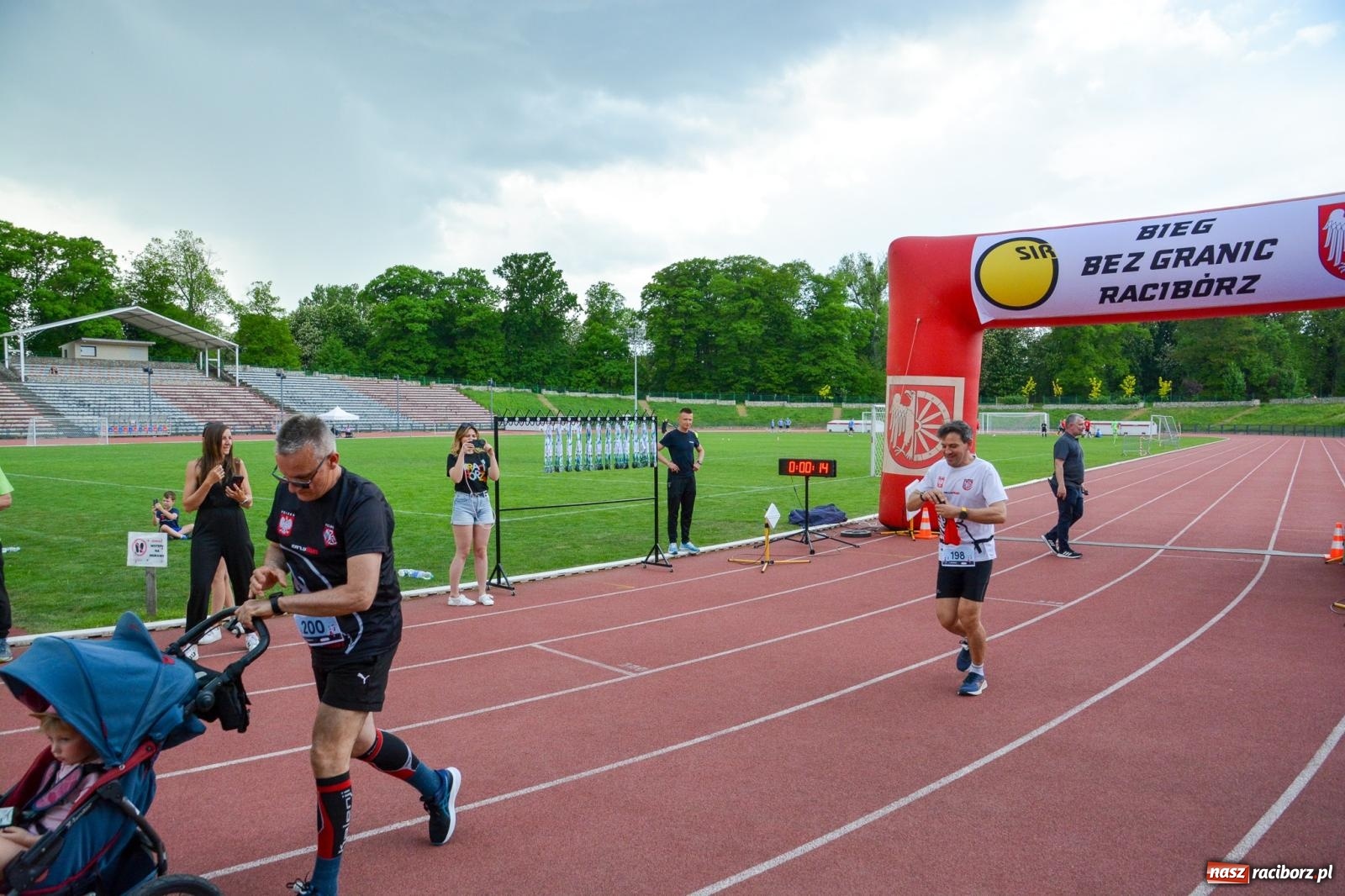Zdjęcie w galerii na portalu naszraciborz.pl: Mateusz Mrówka najszybszy w XVII Biegu bez Granic wiadomości z regionu