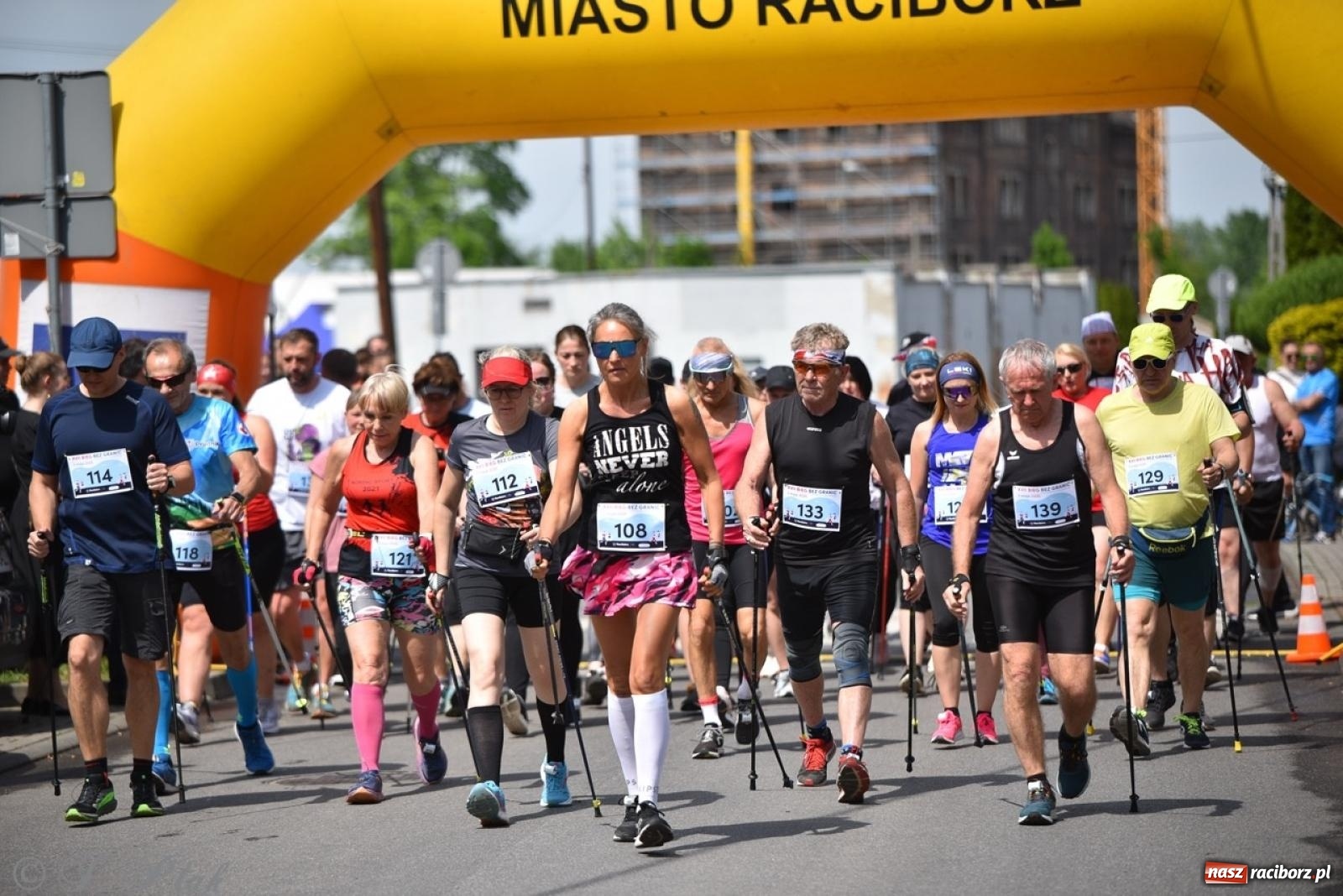 Zdjęcie w galerii na portalu naszraciborz.pl: Mateusz Mrówka najszybszy w XVII Biegu bez Granic wiadomości z regionu