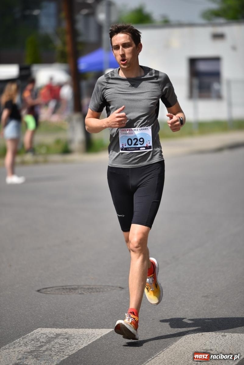 Zdjęcie w galerii na portalu naszraciborz.pl: Mateusz Mrówka najszybszy w XVII Biegu bez Granic wiadomości z regionu
