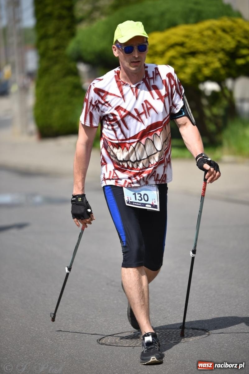 Zdjęcie w galerii na portalu naszraciborz.pl: Mateusz Mrówka najszybszy w XVII Biegu bez Granic wiadomości z regionu