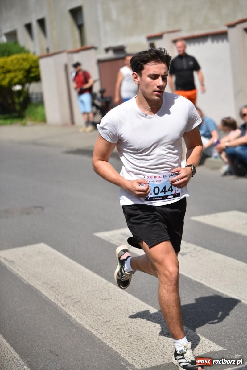 Zdjęcie w galerii na portalu naszraciborz.pl: Mateusz Mrówka najszybszy w XVII Biegu bez Granic wiadomości z regionu