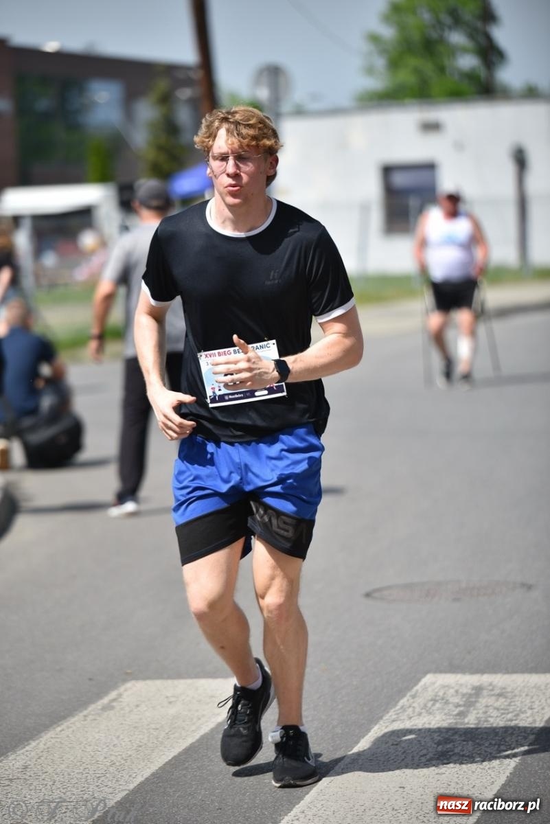 Zdjęcie w galerii na portalu naszraciborz.pl: Mateusz Mrówka najszybszy w XVII Biegu bez Granic wiadomości z regionu