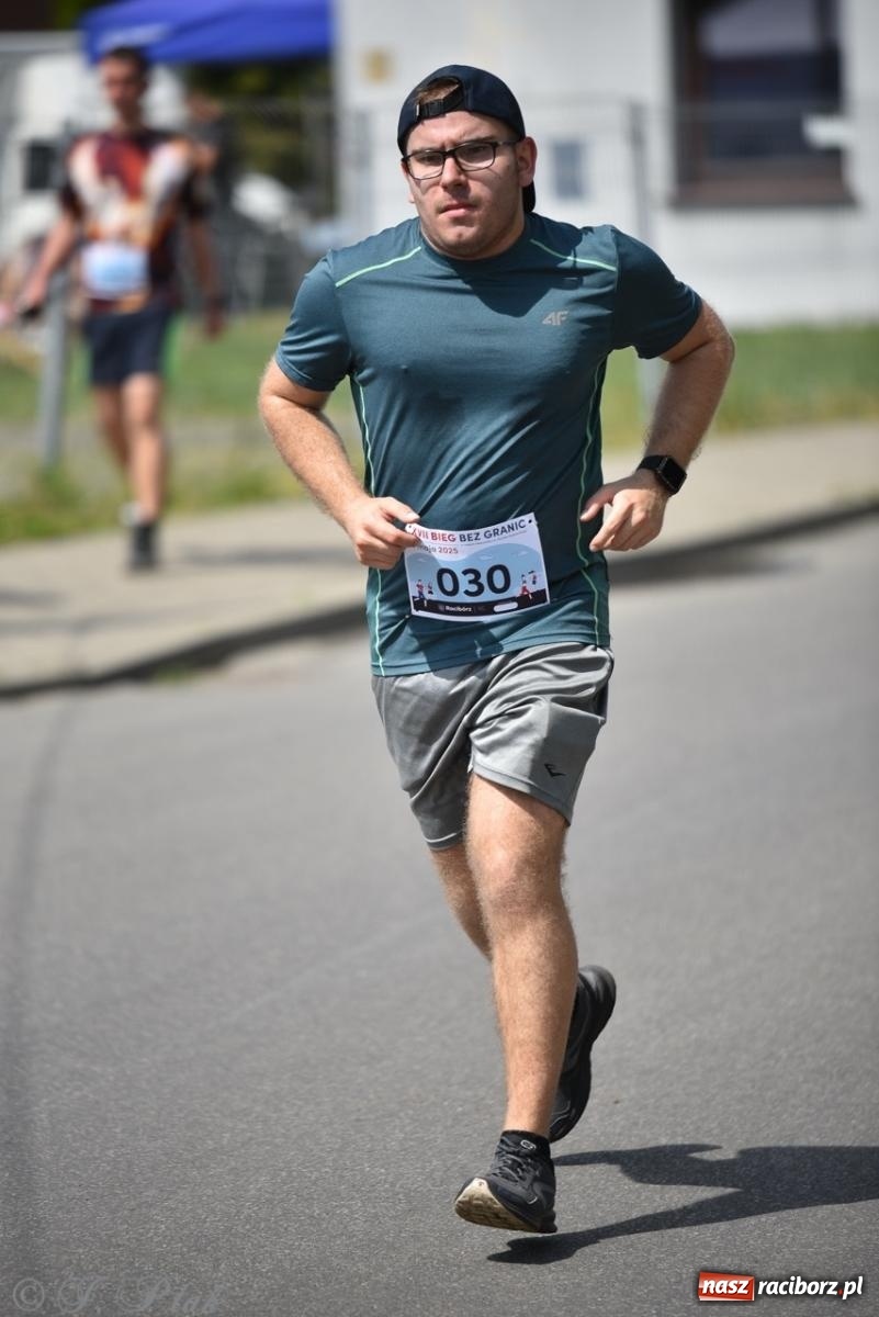 Zdjęcie w galerii na portalu naszraciborz.pl: Mateusz Mrówka najszybszy w XVII Biegu bez Granic wiadomości z regionu