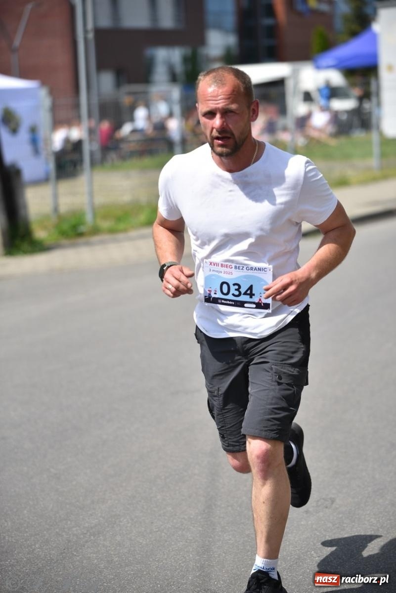 Zdjęcie w galerii na portalu naszraciborz.pl: Mateusz Mrówka najszybszy w XVII Biegu bez Granic wiadomości z regionu