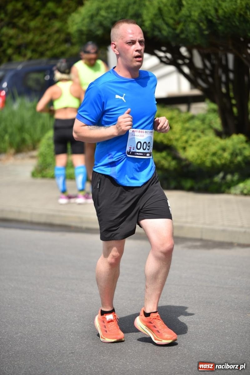 Zdjęcie w galerii na portalu naszraciborz.pl: Mateusz Mrówka najszybszy w XVII Biegu bez Granic wiadomości z regionu
