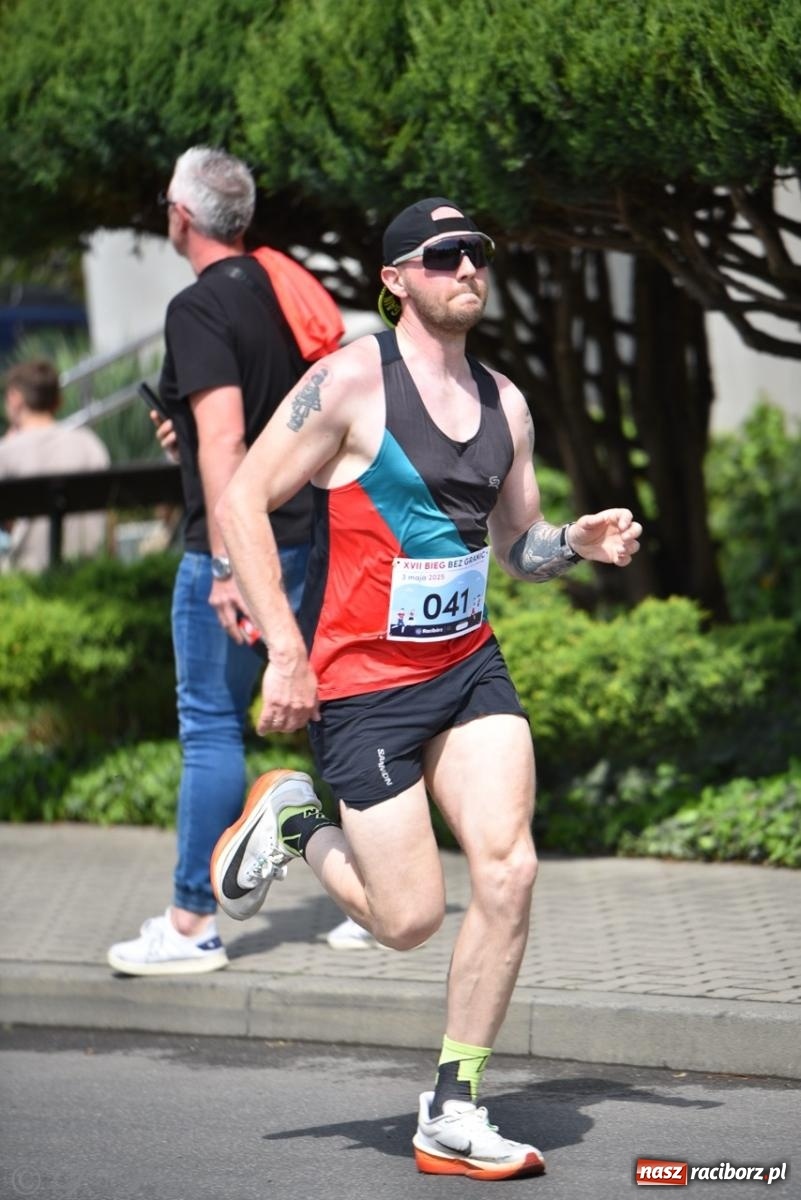 Zdjęcie w galerii na portalu naszraciborz.pl: Mateusz Mrówka najszybszy w XVII Biegu bez Granic wiadomości z regionu