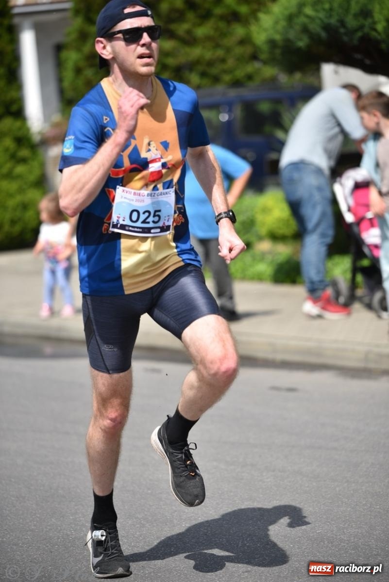 Zdjęcie w galerii na portalu naszraciborz.pl: Mateusz Mrówka najszybszy w XVII Biegu bez Granic wiadomości z regionu