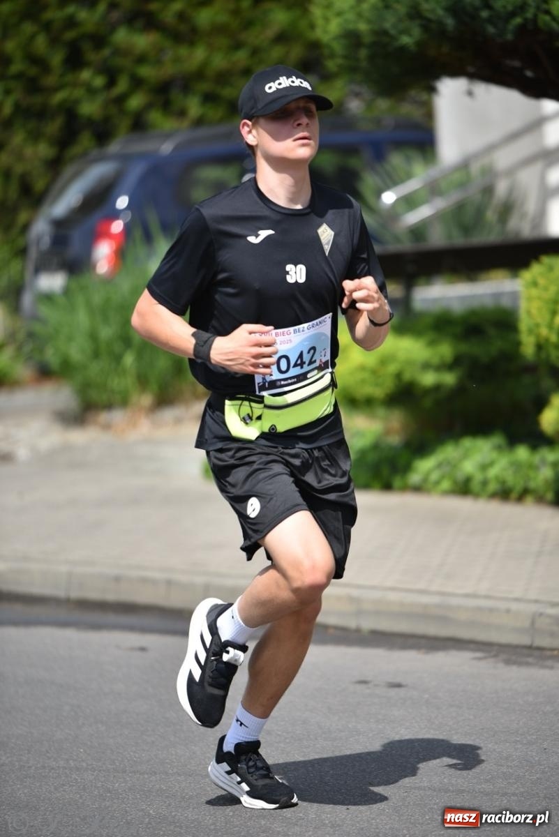 Zdjęcie w galerii na portalu naszraciborz.pl: Mateusz Mrówka najszybszy w XVII Biegu bez Granic wiadomości z regionu