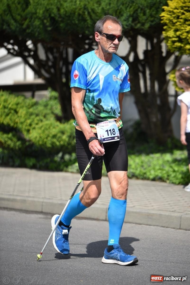 Zdjęcie w galerii na portalu naszraciborz.pl: Mateusz Mrówka najszybszy w XVII Biegu bez Granic wiadomości z regionu