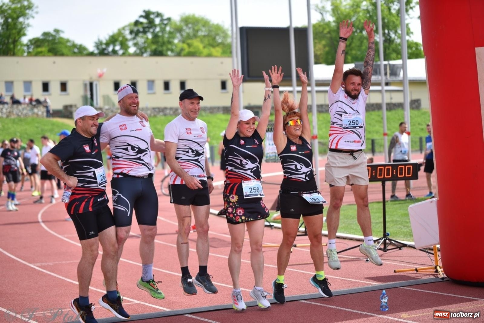 Zdjęcie w galerii na portalu naszraciborz.pl: Mateusz Mrówka najszybszy w XVII Biegu bez Granic wiadomości z regionu