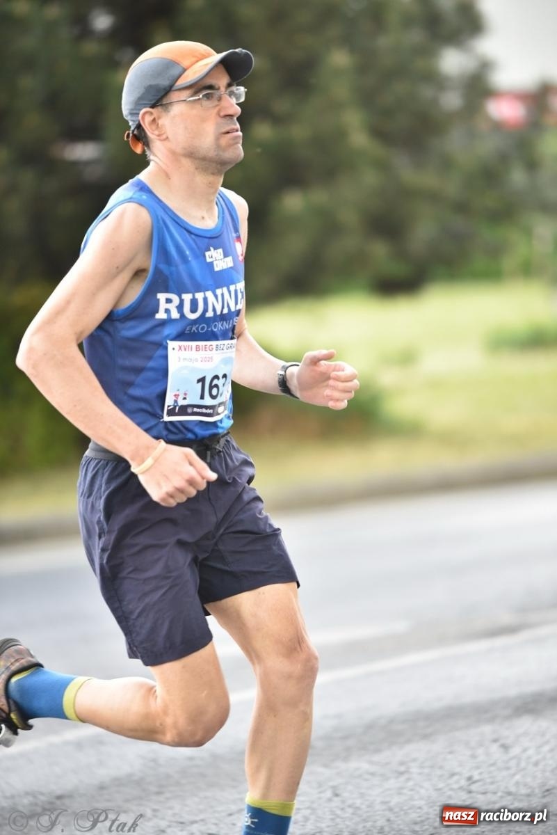 Zdjęcie w galerii na portalu naszraciborz.pl: Mateusz Mrówka najszybszy w XVII Biegu bez Granic wiadomości z regionu