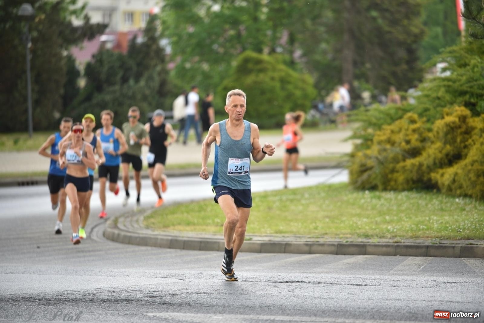Zdjęcie w galerii na portalu naszraciborz.pl: Mateusz Mrówka najszybszy w XVII Biegu bez Granic wiadomości z regionu