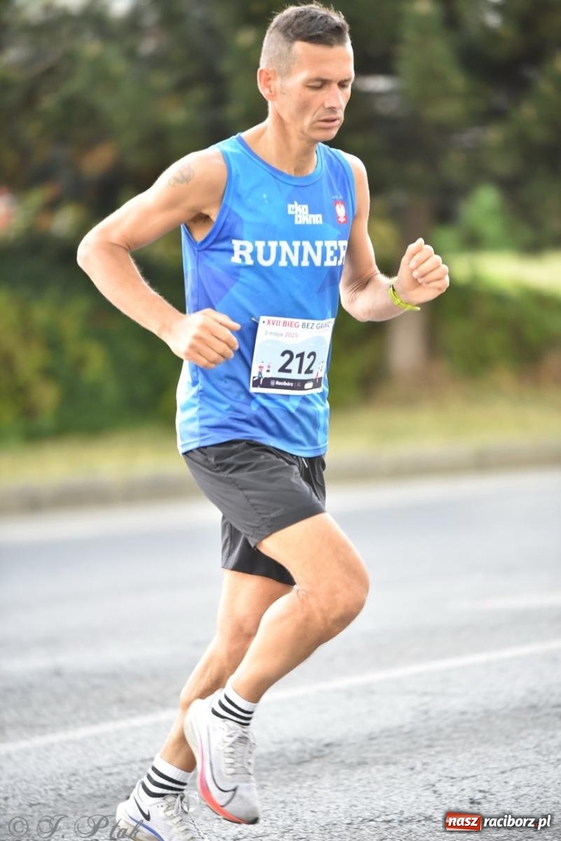 Zdjęcie w galerii na portalu naszraciborz.pl: Mateusz Mrówka najszybszy w XVII Biegu bez Granic wiadomości z regionu